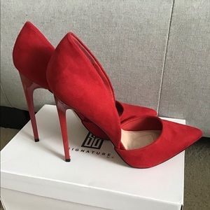Bold Red Stiletto 👠